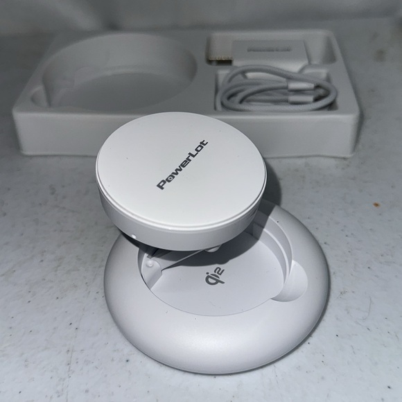 PowerLot Wireless Charger Set in White.. (004) - Picture 4 of 11